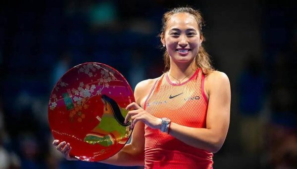 必威体育官网 东京站郑钦文16记Ace横扫肯宁 2-0夺赛季第三冠